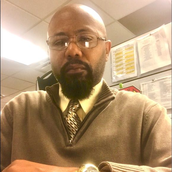 Meet your Posher, Sean - Picture 2 of 3